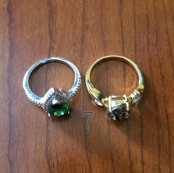 2- Size 7 Faux Rings - Picture 2 of 2